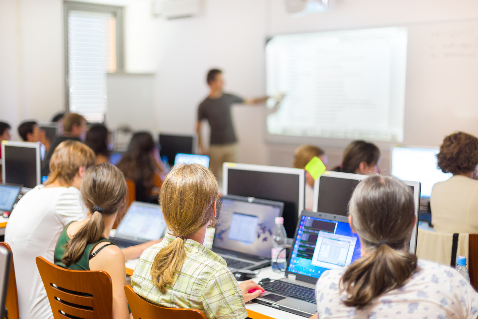 CORSO GRATUITO DI INFORMATICA BASE